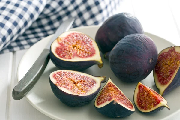 Sliced fresh figs — Stock Photo, Image