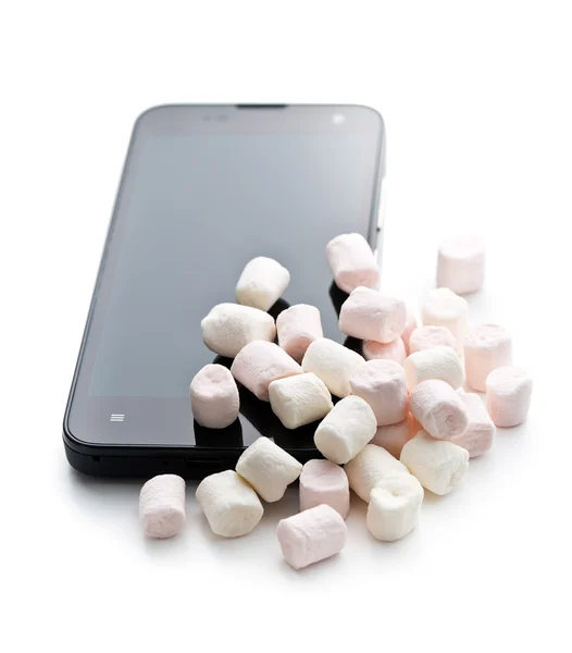 Smartphone and marshmallows — Stock Photo, Image
