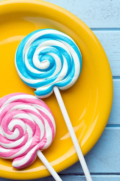 Färgglada virvel lollipop — Stockfoto