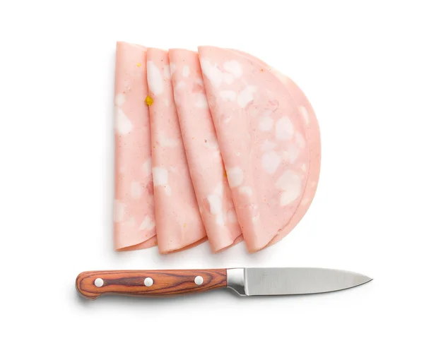 Fette di salsiccia Mortadella con coltello — Foto Stock