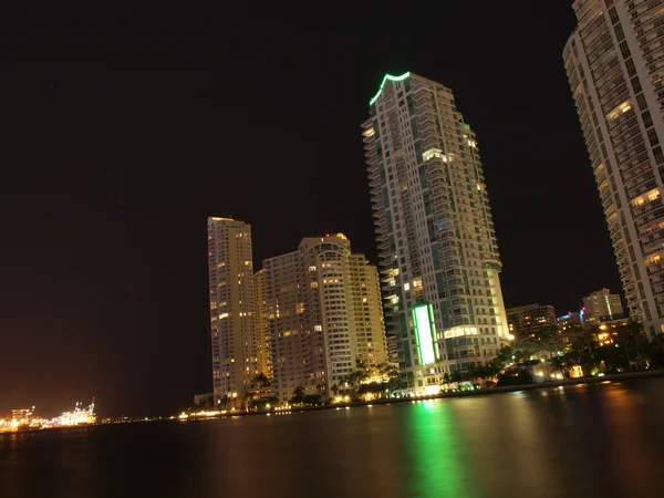 Miami centro da noite cena — Fotografia de Stock