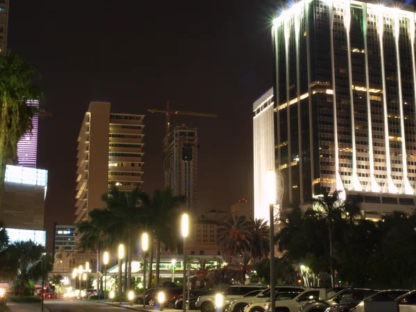 Центр міста нічна сцена Майамі — стокове фото