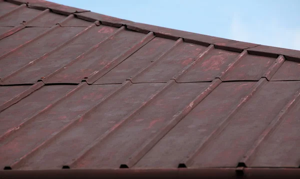 Bad condition metal roof surface. — Stock Photo, Image