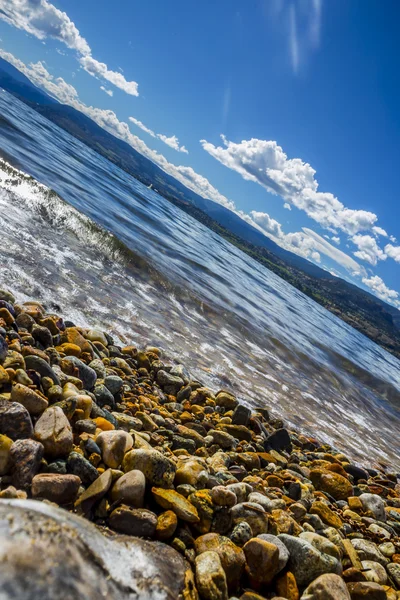 Närbild Vågorna Som Rullar Beach Strandlinjen — Stockfoto