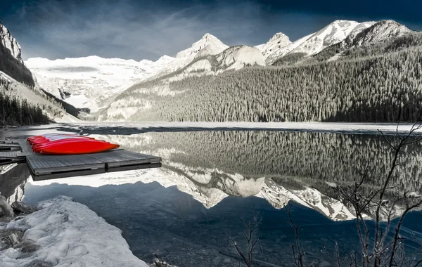 Beautiful lake lake louise — Stock Photo, Image