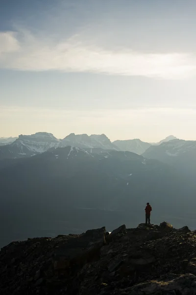 Beautiful Landscape Mountain Range Man Standing Top — Stock Photo, Image