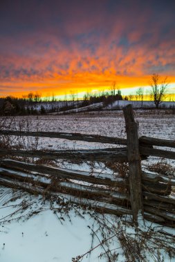 Doğal kırsal kış günbatımı