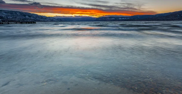 Vinter Solnedgången Vid Sjöstranden — Stockfoto