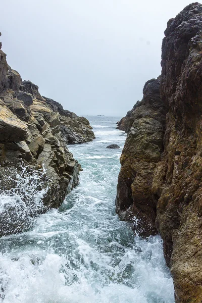 Costa Rochosa Oceano Pacífico Onde Ondas Hit Shore — Fotografia de Stock