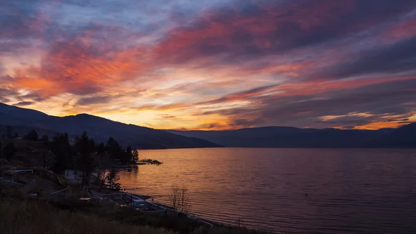 Pôr Sol Cênico Lago Montanha — Fotografia de Stock