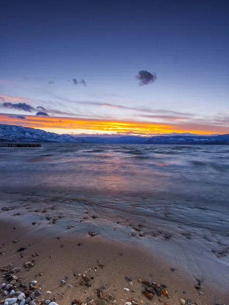 Vinter Solnedgången Vid Sjöstranden — Stockfoto