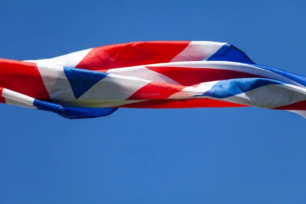 Royaume Uni Drapeau Britannique Flottant Dans Vent Avec Fond Bleu — Photo