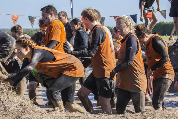 힘든 mudder 2015 런던 남쪽 — 스톡 사진