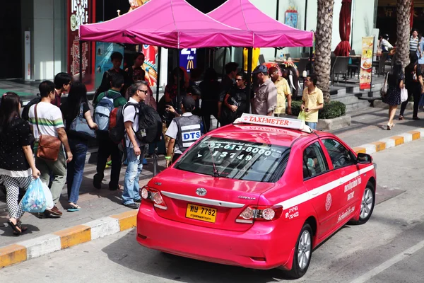 Taxi på gatan i Bangkok — Stockfoto