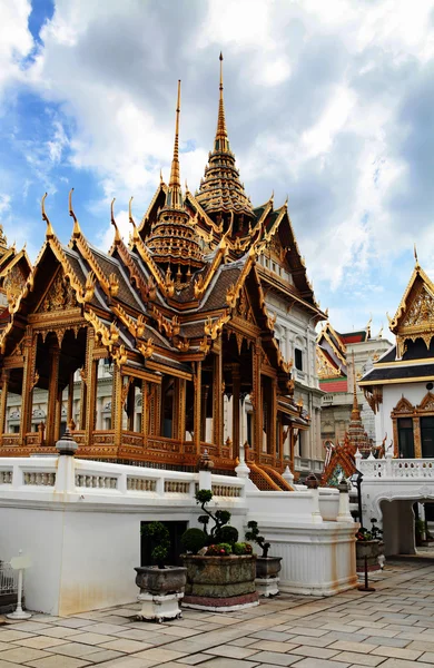 Antika buddhistiska tempel — Stockfoto