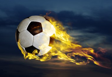 uçan ateşli futbol topu