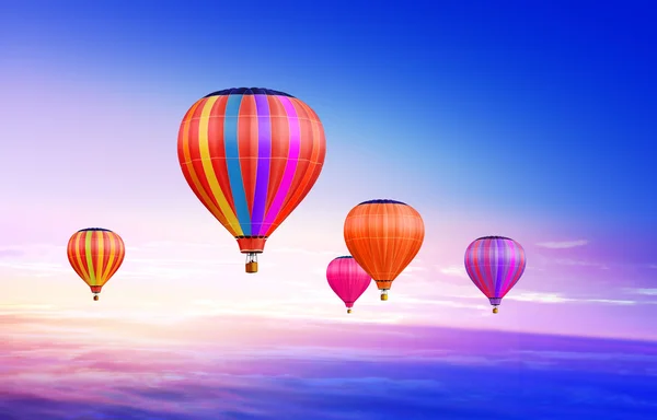 Globos aerostáticos en el cielo — Foto de Stock