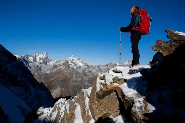Trekking de montanha — Fotografia de Stock