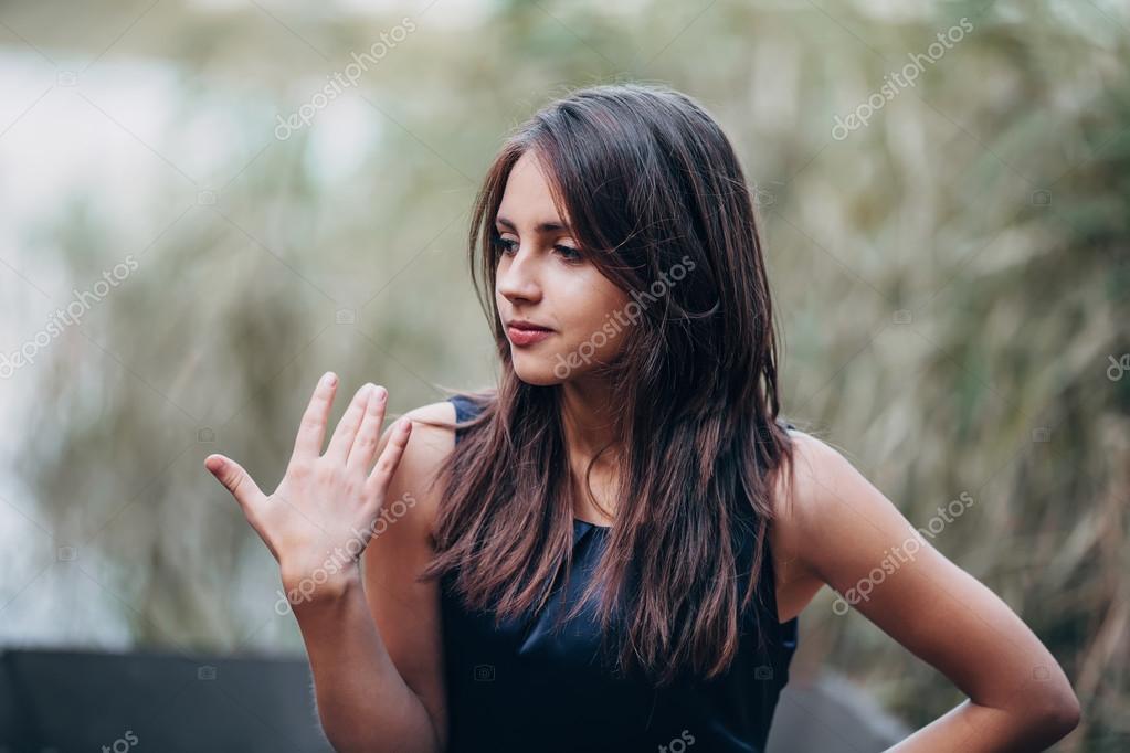 chica morena guapa