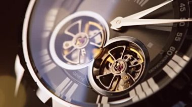 Çift Kişilik sarkaç saatler yakın çekim