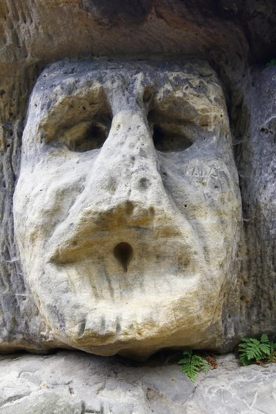 Cabeza de piedra aterradora — Foto de Stock