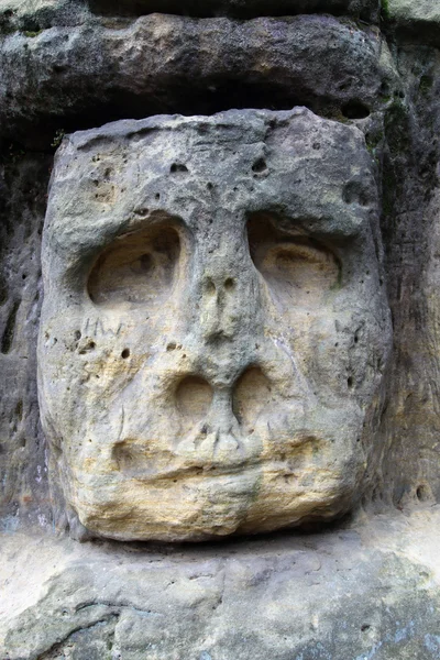 Extravagantes cabezas de piedra - Esculturas de roca —  Fotos de Stock