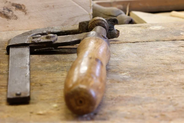 Detalhe das ferramentas de fixação - ferramentas de carpintaria — Fotografia de Stock