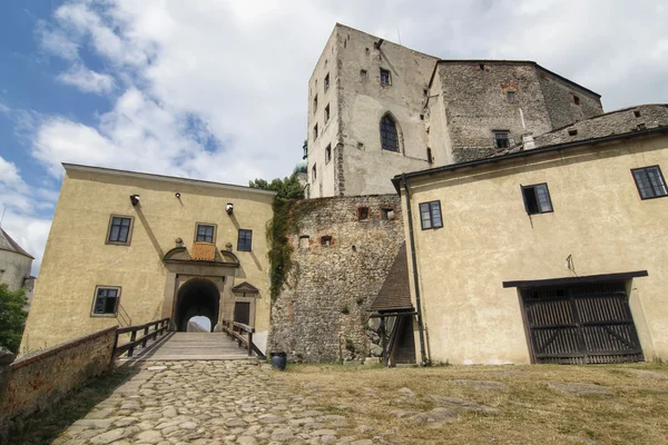 Buchlov castle - stora gotiska slottet — Stockfoto