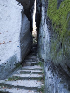 Bohem cennet - taş merdiven - dar yol