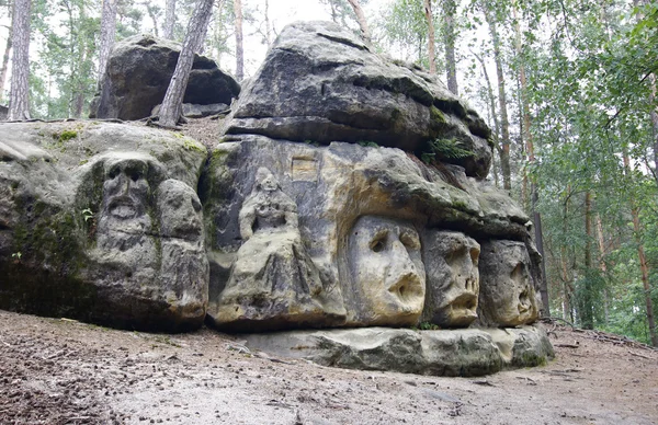 ハープ - 岩の彫刻 — ストック写真