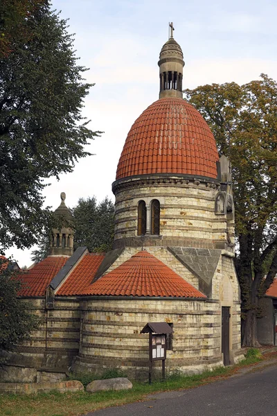 教堂的圣瓦茨拉夫在村庄 Vlci，捷克共和国 — 图库照片