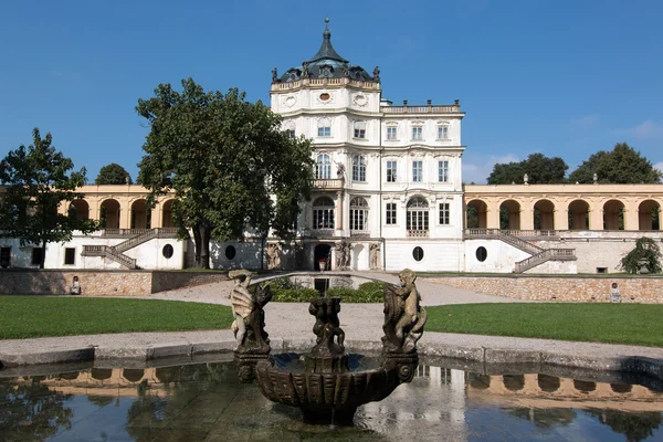 Słynny barokowy zamek - Ploskovice — Zdjęcie stockowe