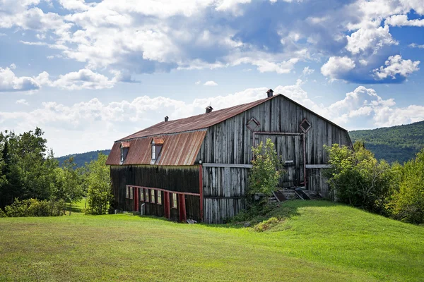 Stará stodola v La Malbaie — Stock fotografie