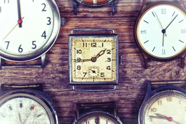 Relojes retro y antiguos — Foto de Stock