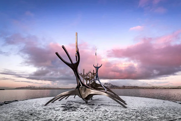Reikiavik Islandia Enero 2020 Sun Voyager Una Escultura Moderna Jon —  Fotos de Stock