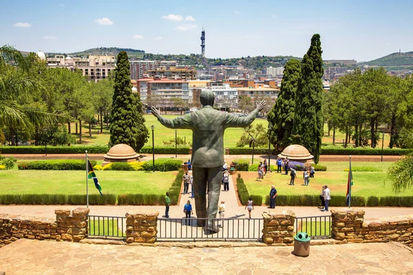 Pretoria Zuid Afrika November 2016 Reuzenbronzen Beeld Van Nelson Mandela — Stockfoto