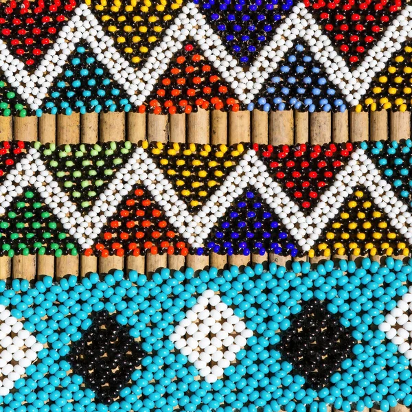 Pulseiras Tribais Africanas Cores Vibrantes Fechar Intrincado Talão Para Venda — Fotografia de Stock