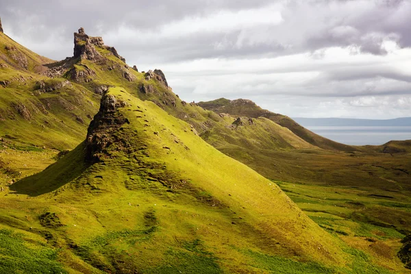 Quaraing bergen in Isle of Skye — Stockfoto