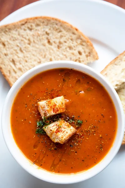 Sopa de tomate y croutons — Foto de Stock