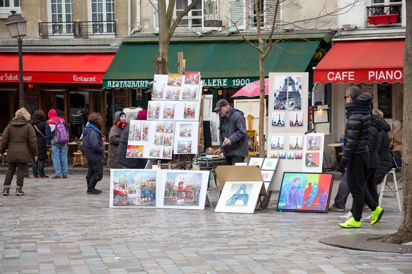 Artistas callejeros en Montmartre —  Fotos de Stock