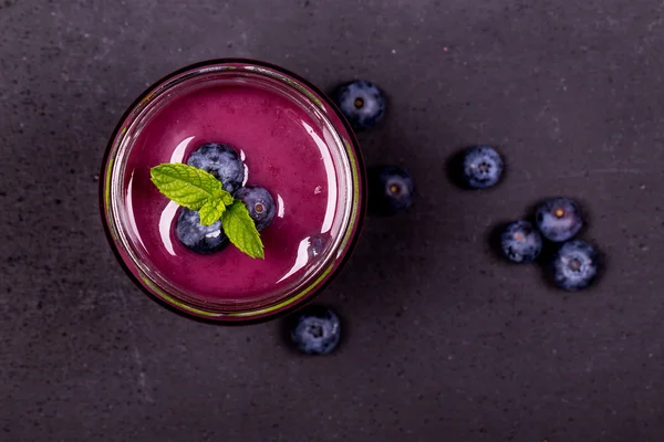 Blueberry smoothie in a glass jar — Stock Photo, Image