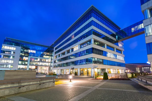 Modern épületek építészeti Olivia üzleti központ Gdanskban. — Stock Fotó