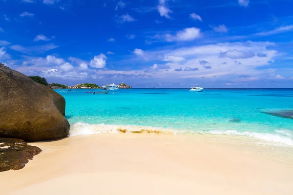 Tropische landschap van de similan eilanden — Stockfoto