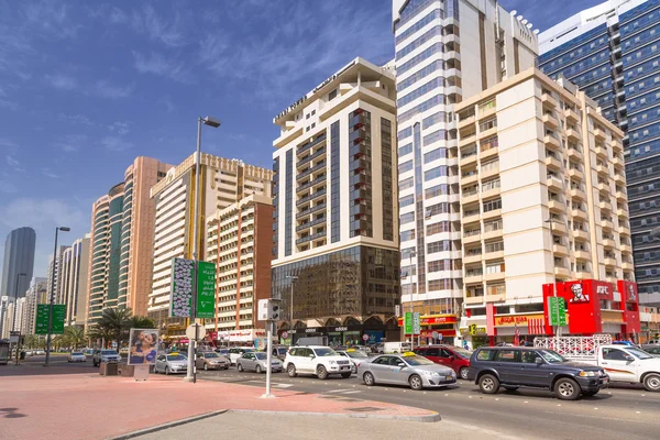 Moderne architectuur van Abu Dhabi, Verenigde Arabische Emiraten — Stockfoto