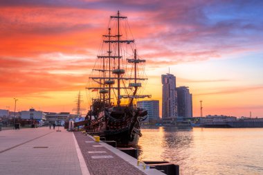Günbatımı Baltık Denizi Gdynia City