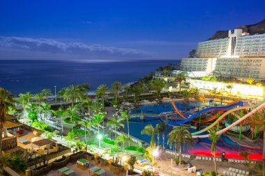 Gece Taurito plaj ve tatil kompleksi, Gran Canaria.
