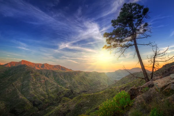 山区的大加那利岛日落 — 图库照片