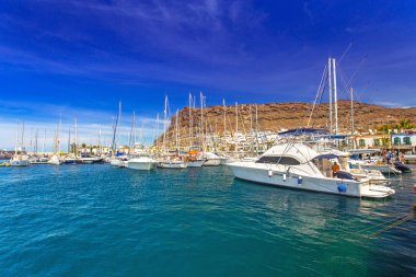 Yatlar, liman, Puerto de Mogan, Gran Canaria üzerinde bir küçük balıkçı limanı