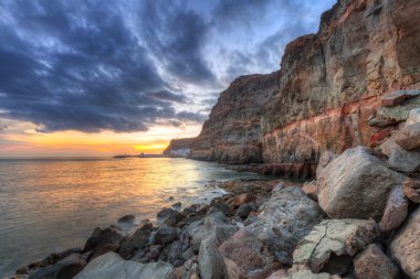 Gran Canaria Adası'nda Atlantik Okyanusu üzerinden günbatımı