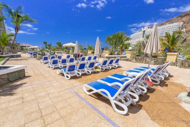 Paradise Lago Taurito otel havuzunda güneş tatilleri